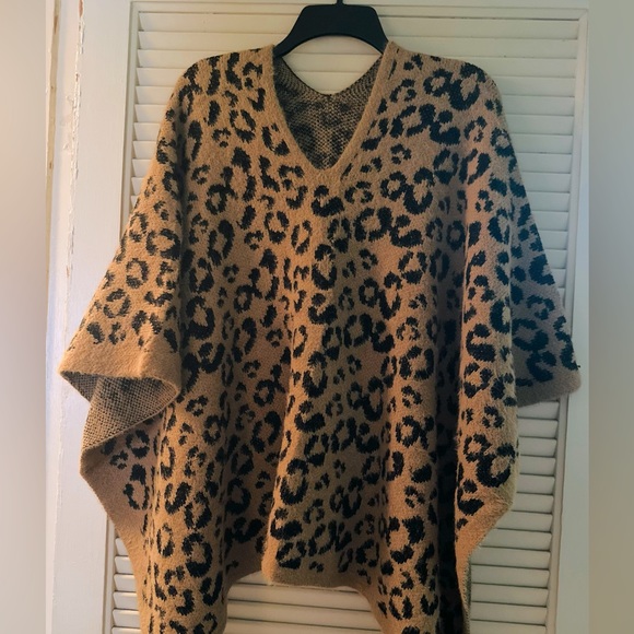 Styline Sweaters - Brown Animal Print